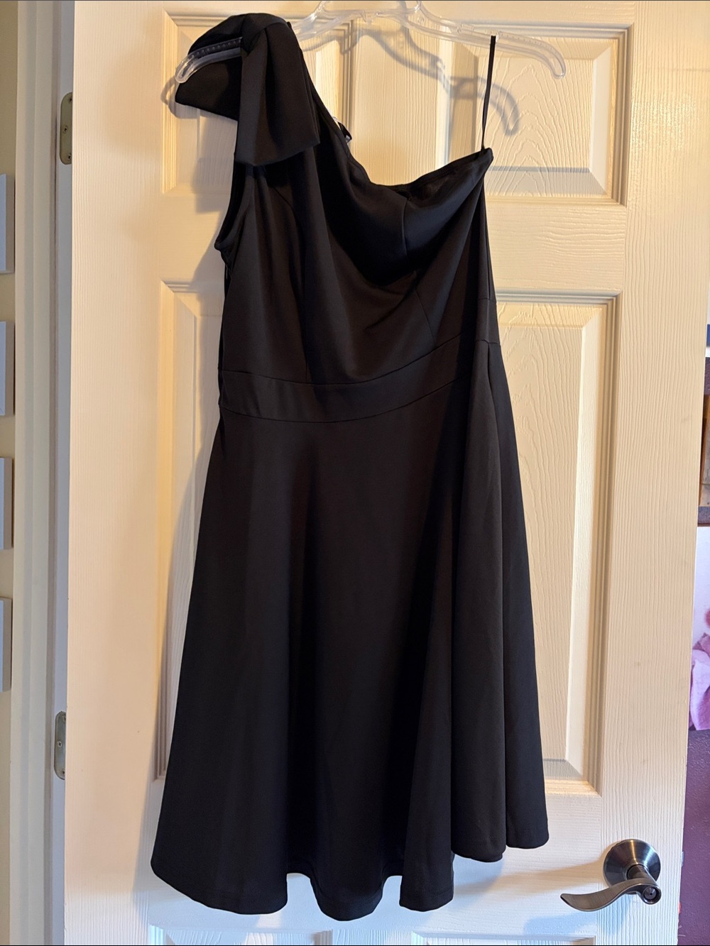 Elegant Black One-Shoulder Women’s Dress